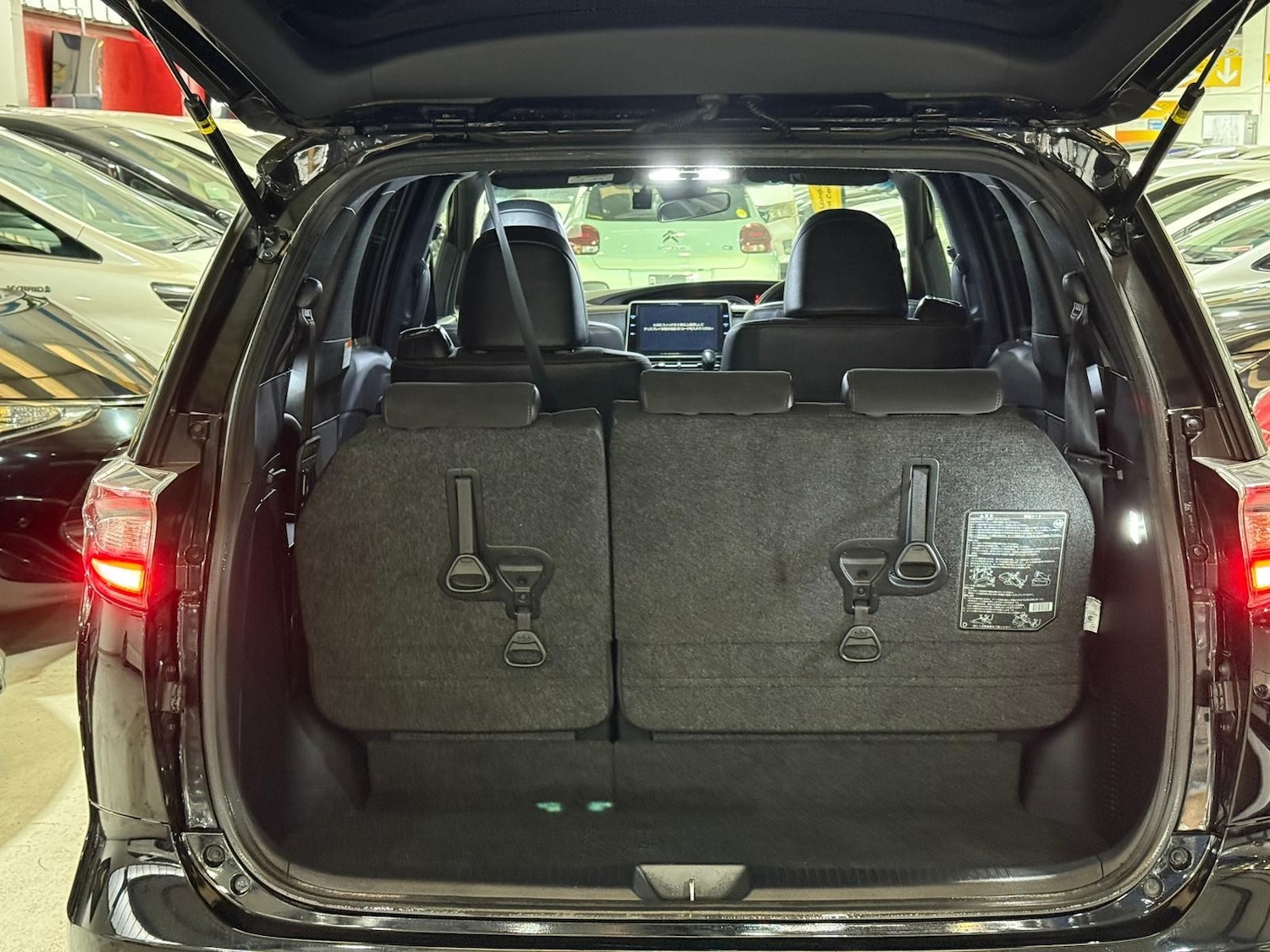 Used Toyota Estima for sale - 78049869: Photo 17