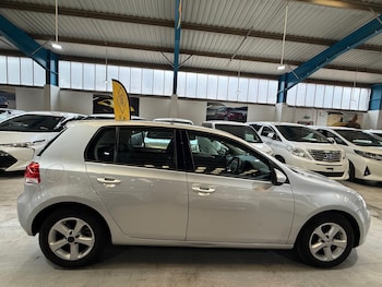 Used Volkswagen Golf 2025 for sale - 76082394: Photo 2