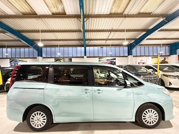 Used Toyota Noah 2015 for sale - 77603807: Photo