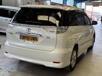 Used Toyota Estima 2010 for sale - 75556767: Photo