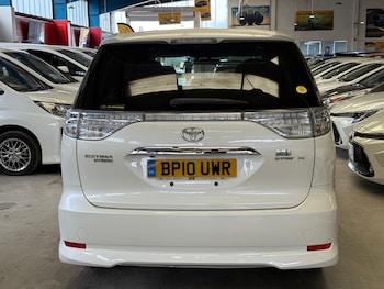Used Toyota Estima 2010 for sale - 75556767: Photo