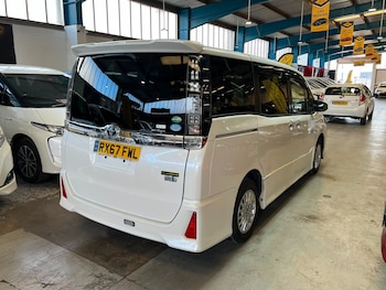 Used Toyota Voxy 2017 for sale - 79599777: Photo