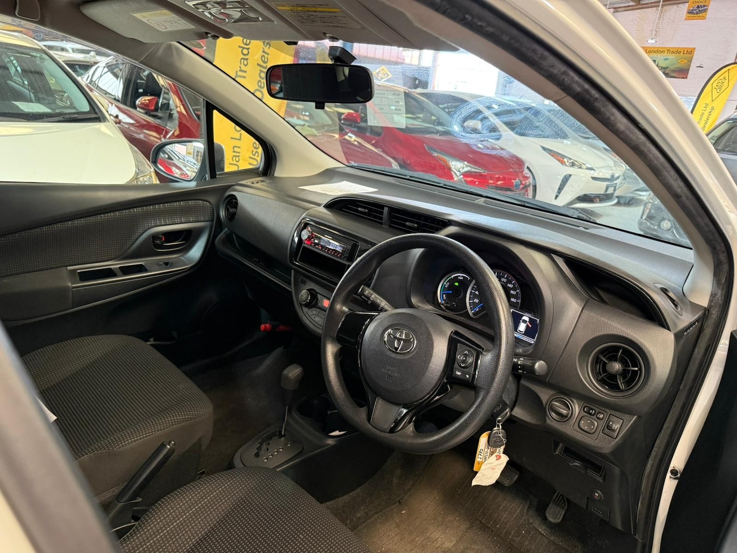 Used Toyota Vitz for sale - 78201490: Photo 11