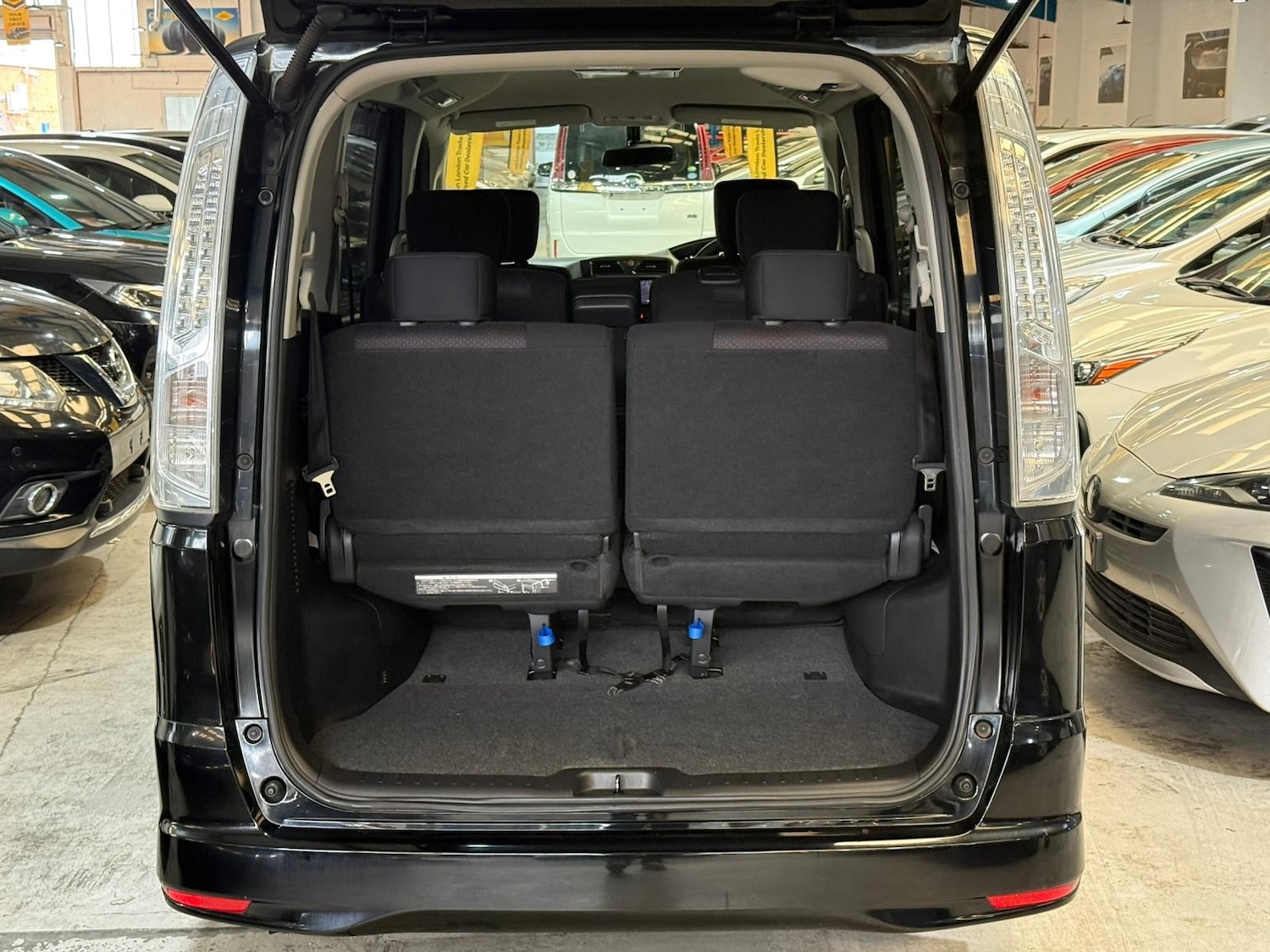 Used Nissan Serena 2025 for sale - 77096083: Photo 17