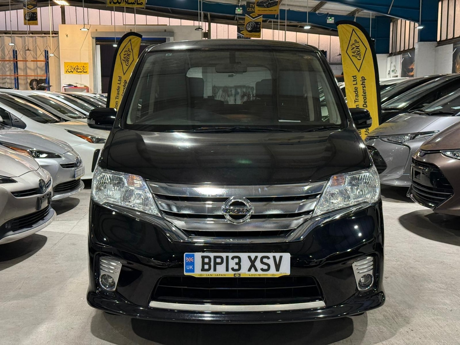 Used Nissan Serena for sale - 76704602: Photo 10