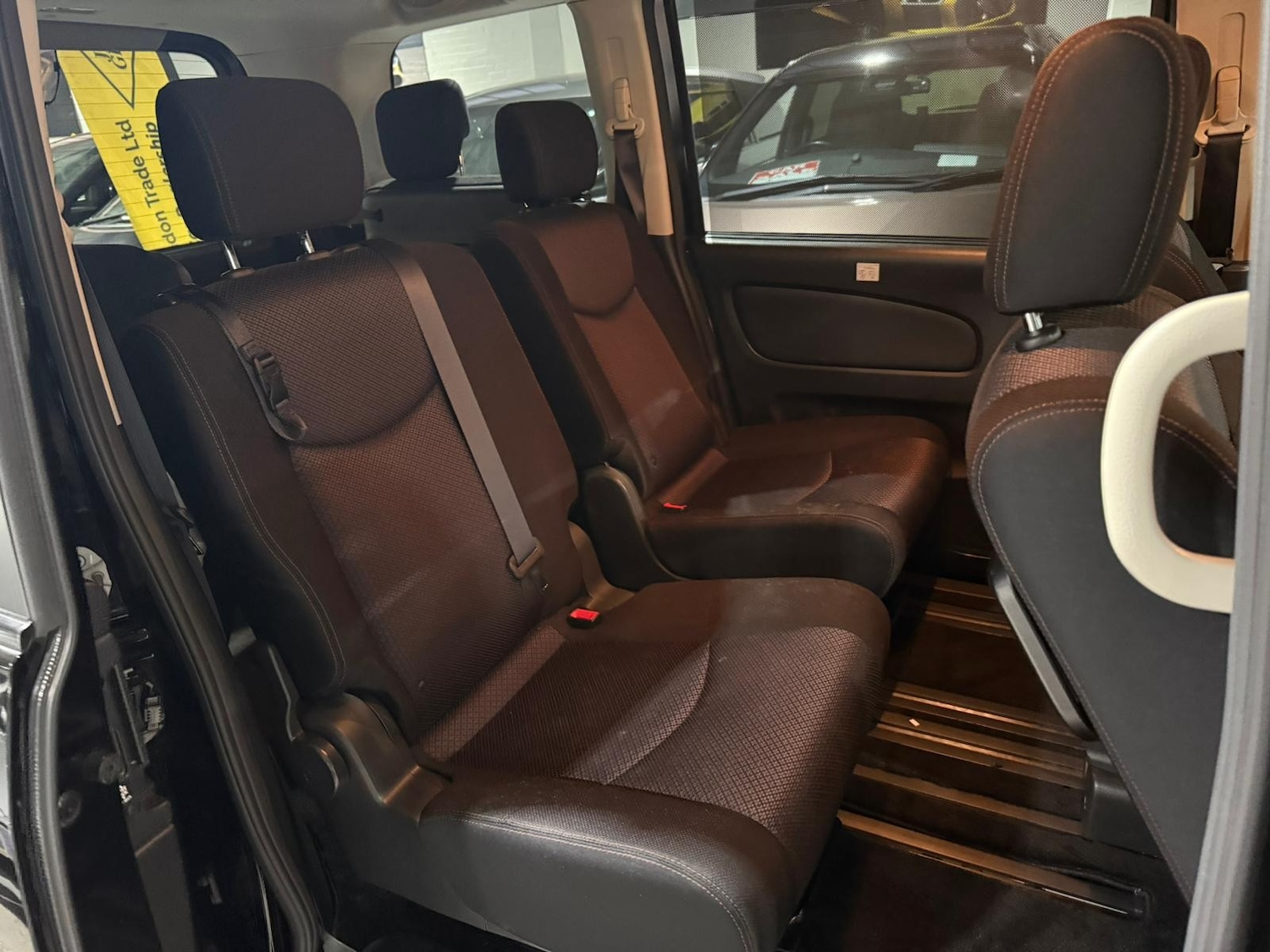 Used Nissan Serena for sale - 76704602: Photo 15