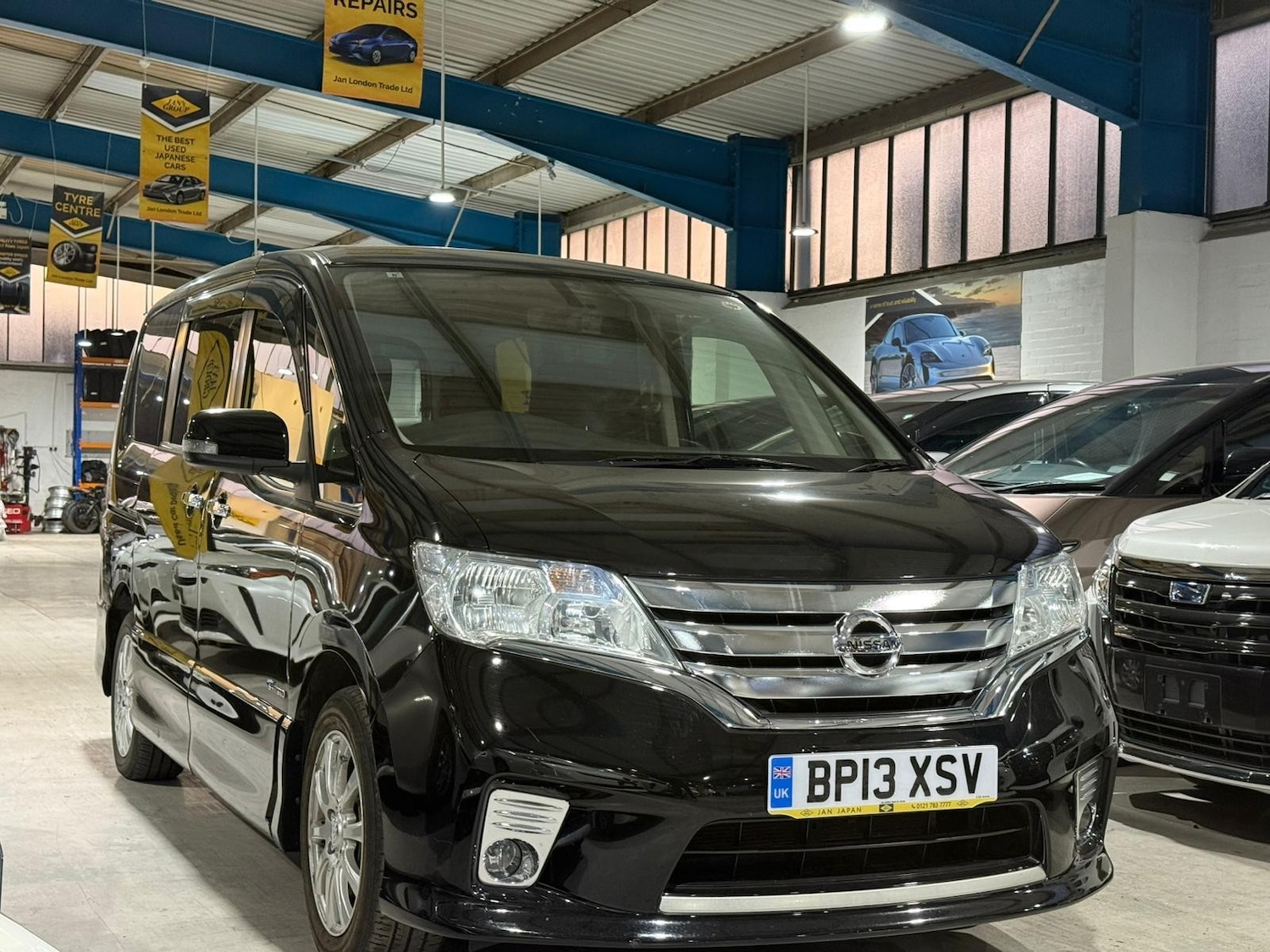 Used Nissan Serena for sale - 76704602: Photo 2