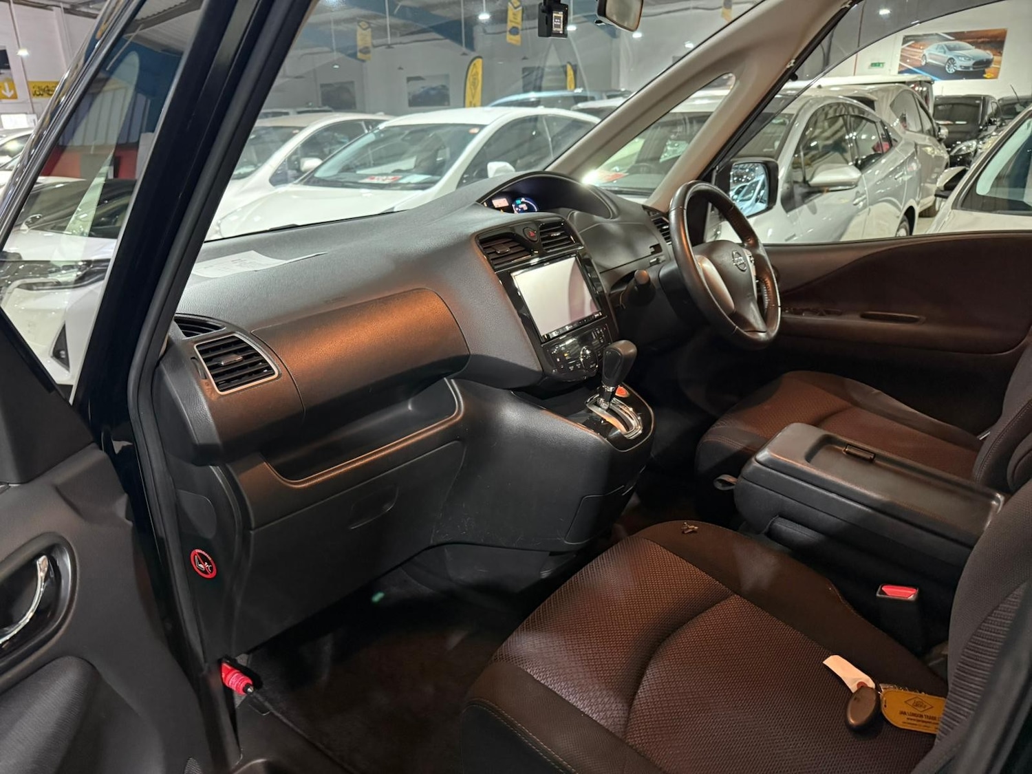 Used Nissan Serena for sale - 76704602: Photo 20