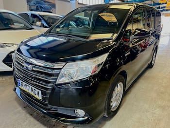 Used Toyota Noah 2017 for sale - 79696621: Photo