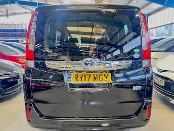 Used Toyota Noah 2017 for sale - 79696621: Photo