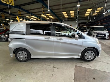 Used Honda Freed 2013 for sale - 79599760: Photo