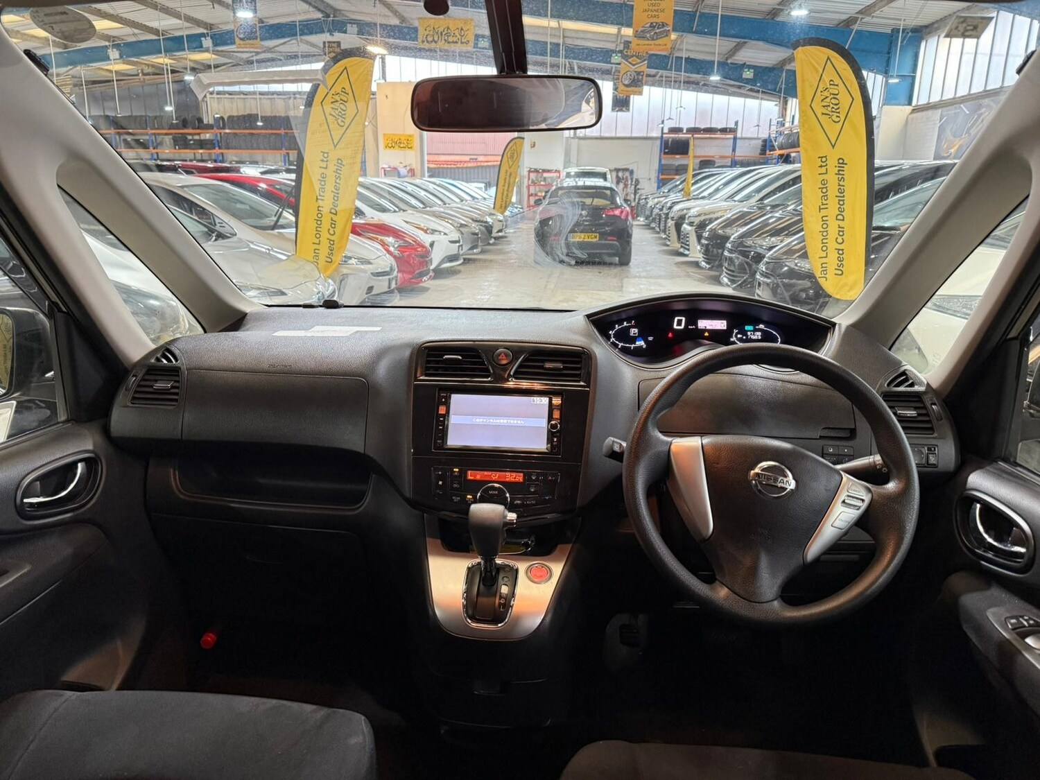 Used Nissan Serena for sale - 77506050: Photo 13