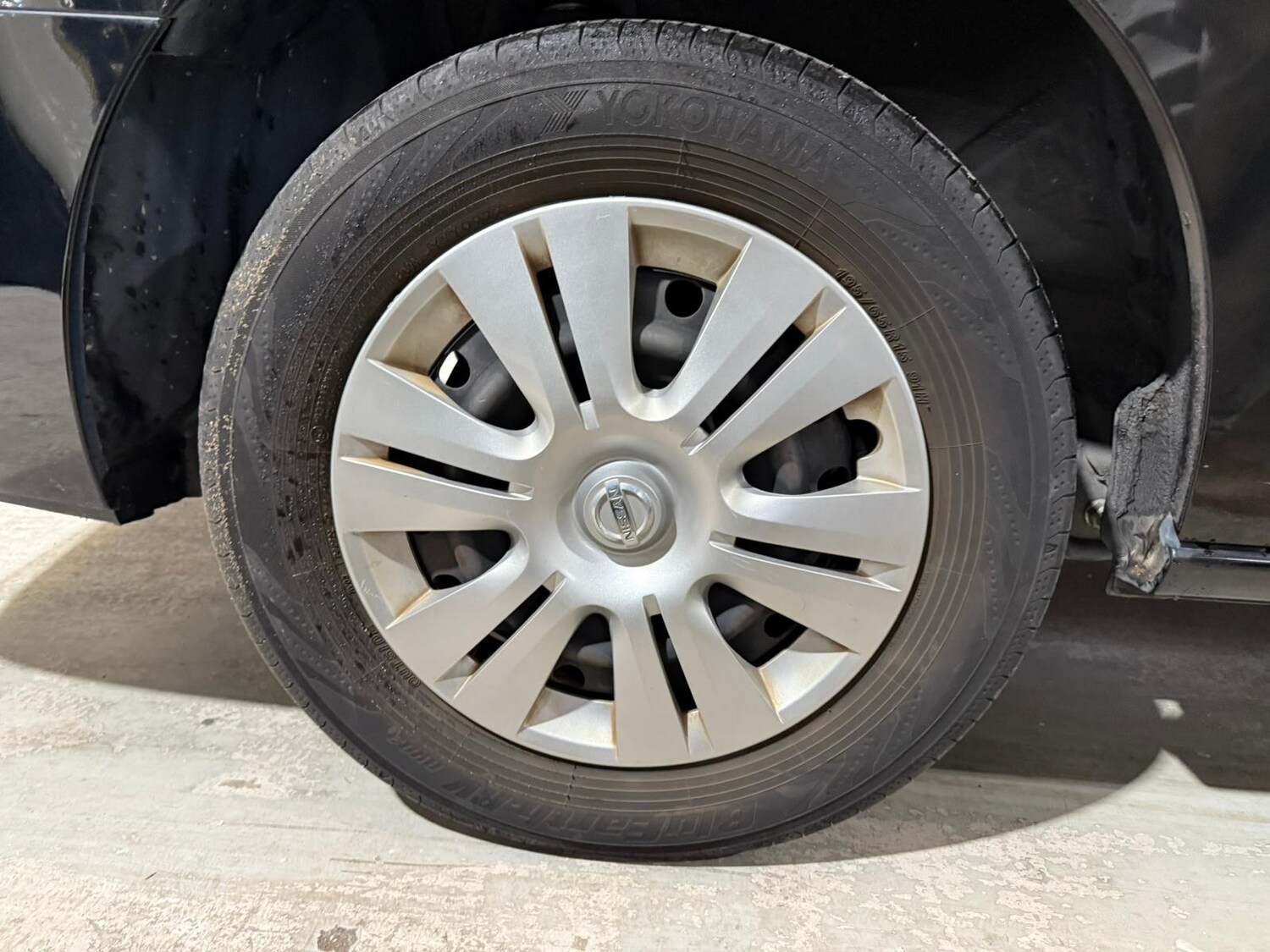 Used Nissan Serena for sale - 77506050: Photo 24