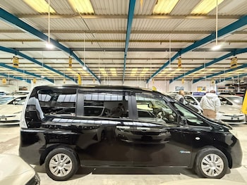 Used Nissan Serena 2013 for sale - 77506050: Photo