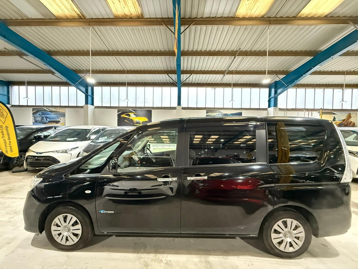 Used Nissan Serena for sale - 77506050: Photo 7