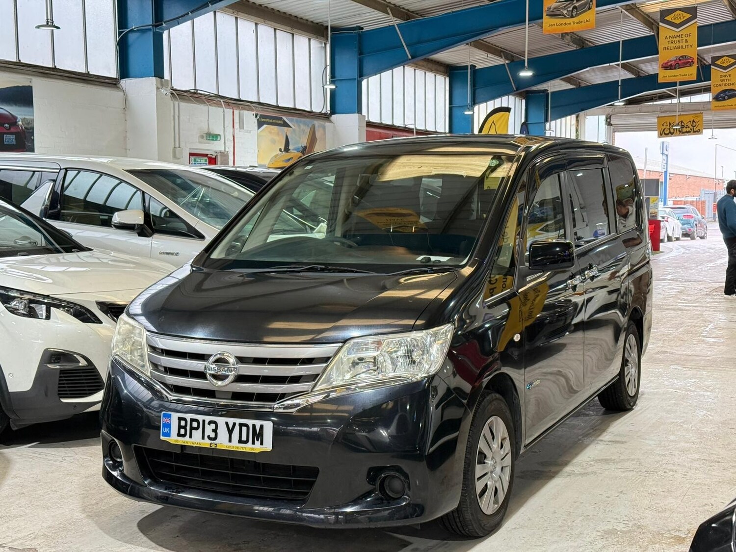 Used Nissan Serena for sale - 77506050: Photo 8