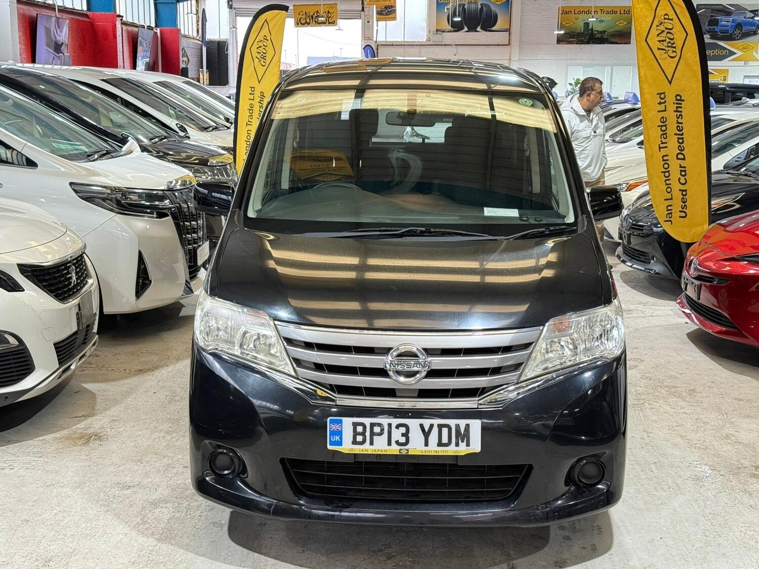 Used Nissan Serena for sale - 77506050: Photo 9