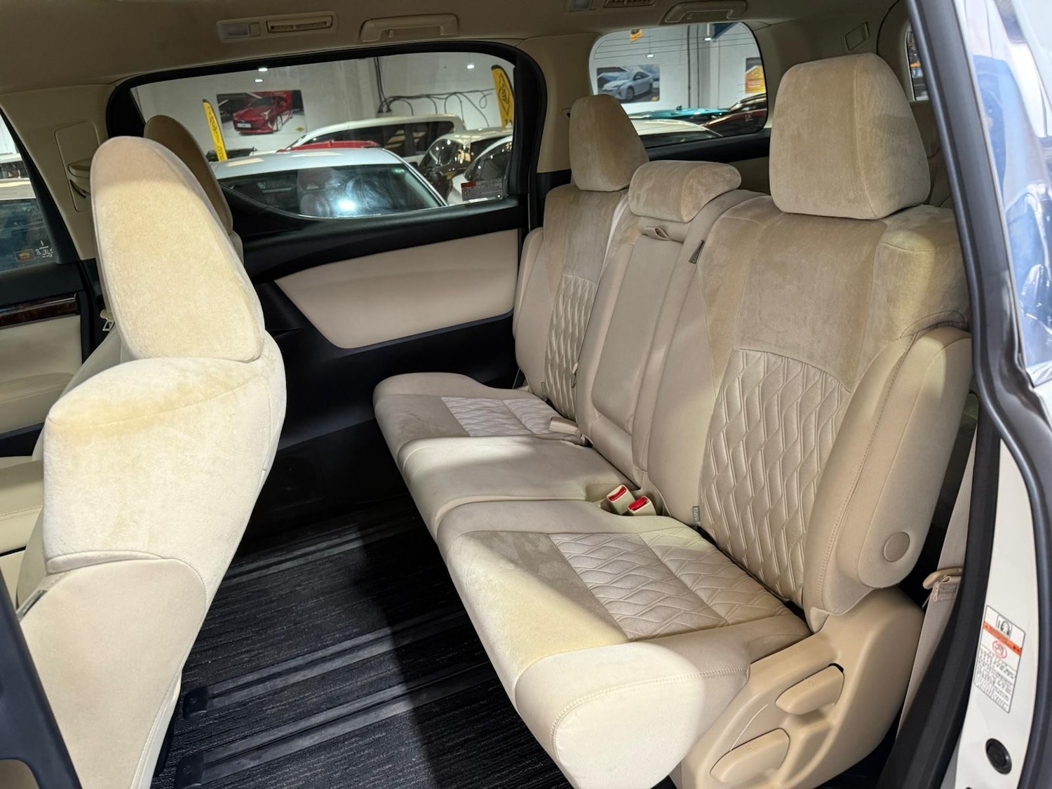 Used Toyota Alphard 2025 for sale - 76909264: Photo 15