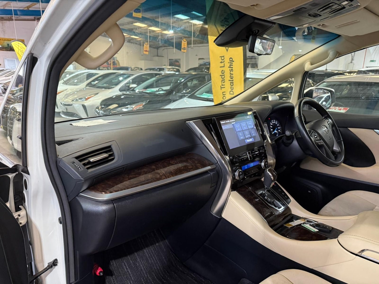 Used Toyota Alphard 2025 for sale - 76909264: Photo 19