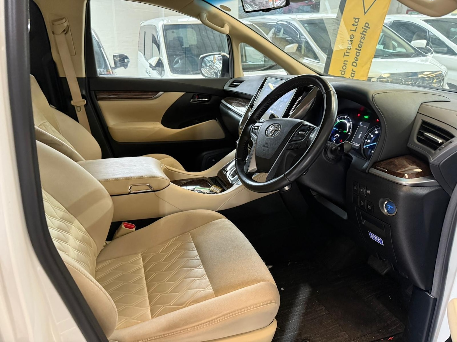 Used Toyota Alphard 2025 for sale - 76909264: Photo 8