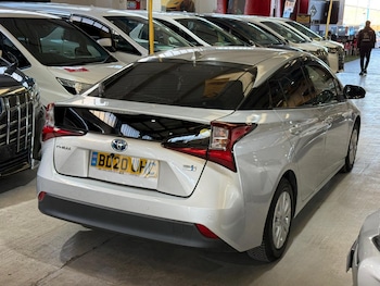 Used Toyota Prius 2020 for sale - 77052192: Photo