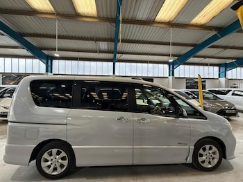 Used Nissan Serena for sale - 76217663: Photo 2