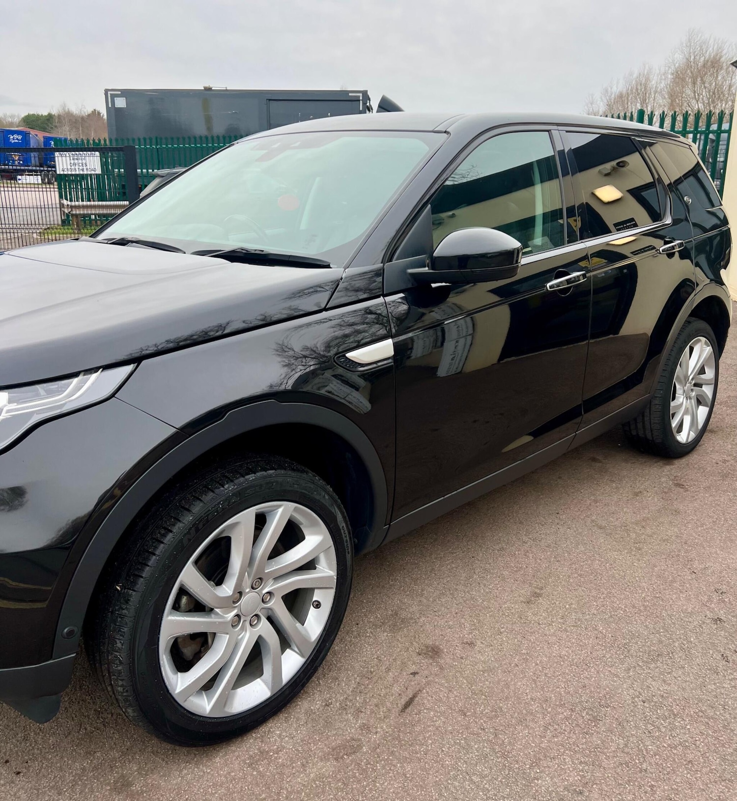 Used Land Rover Discovery Sport 2017 for sale - 77965369: Photo 4