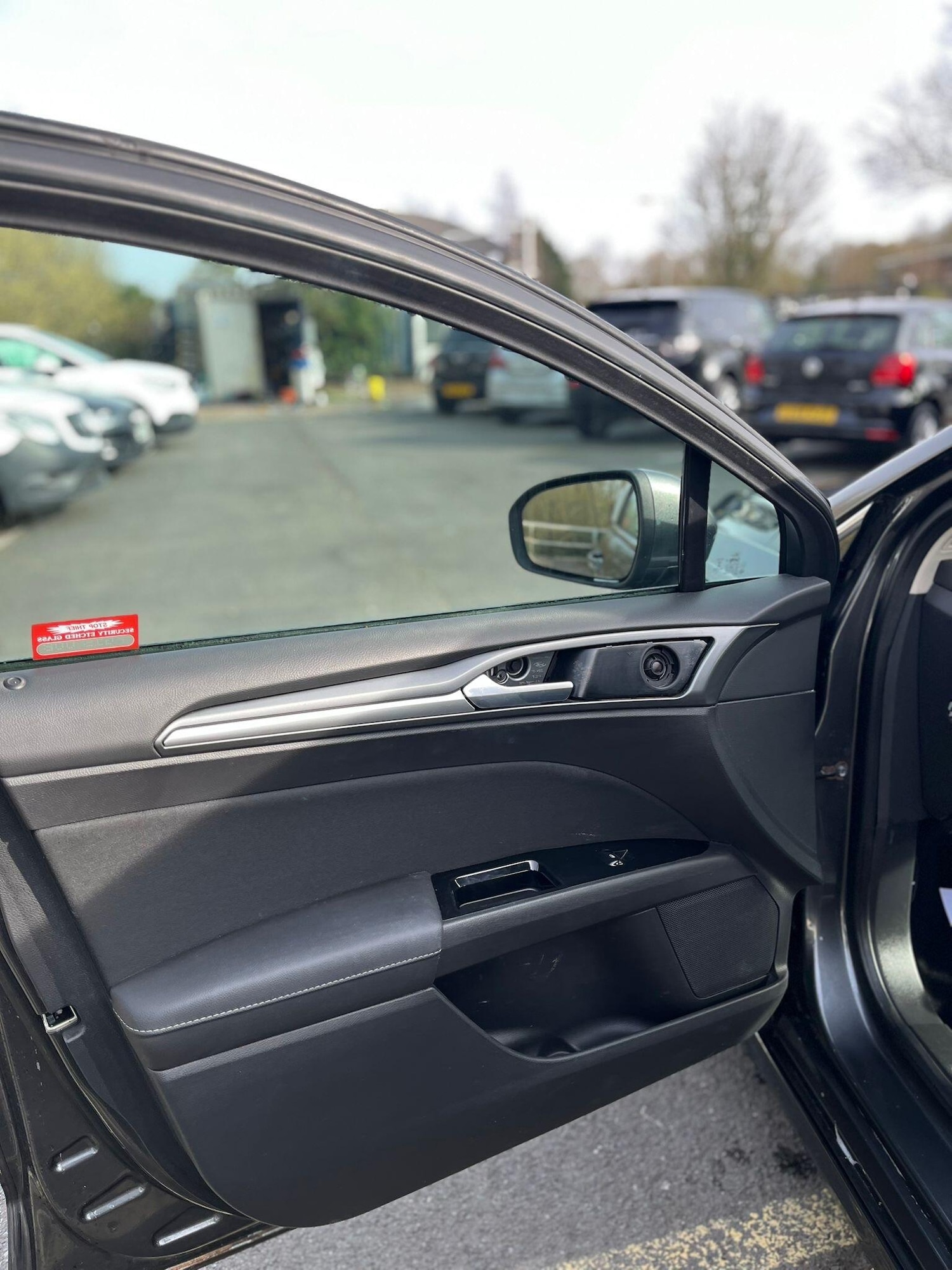 Used Ford Mondeo 2015 for sale - 77978407: Photo 24