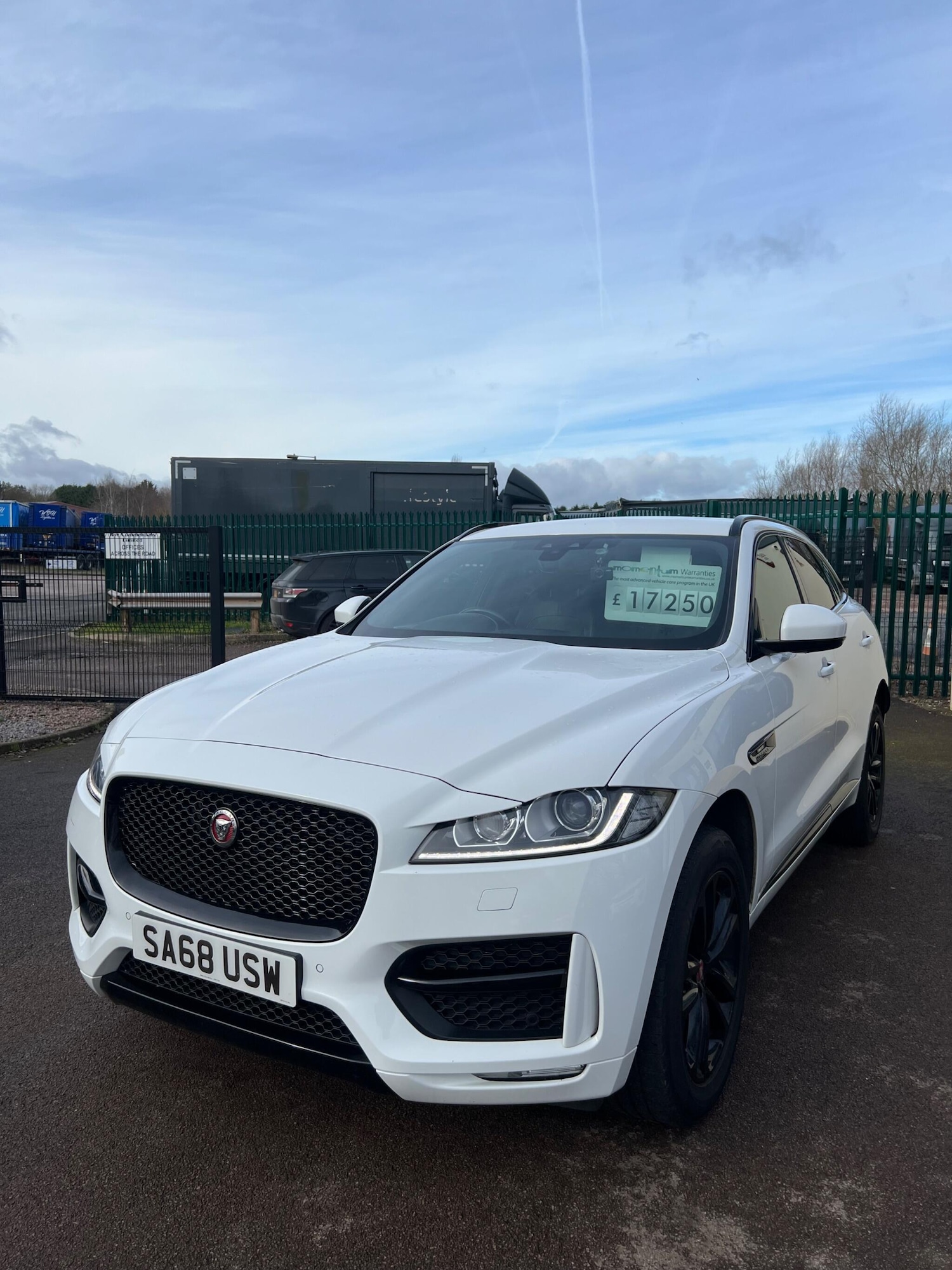 Used Jaguar F-Pace 2018 for sale - 77965377: Photo 3