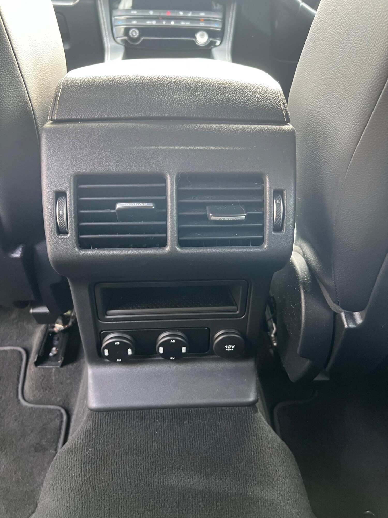 Used Jaguar F-Pace 2018 for sale - 77965377: Photo 33