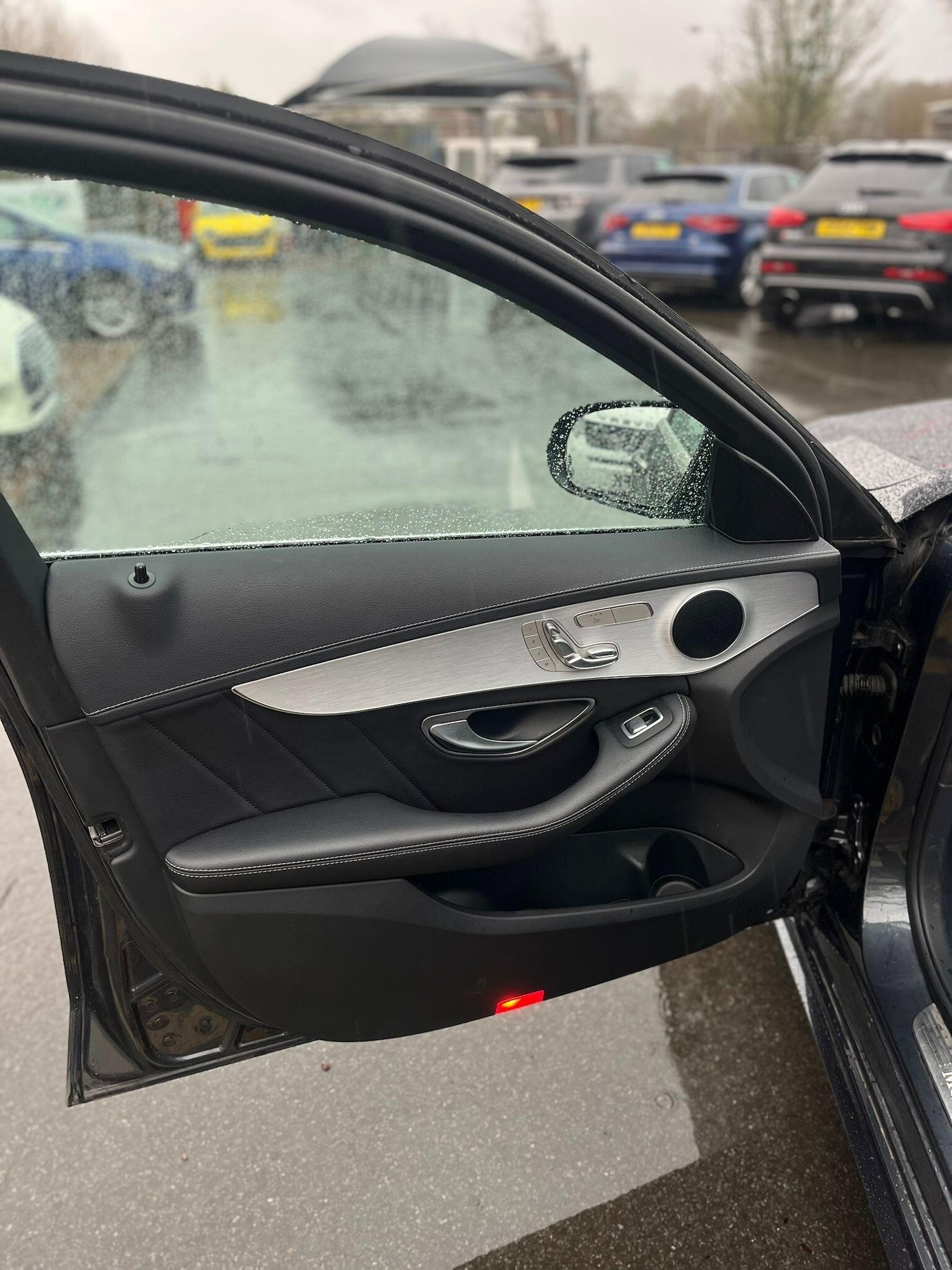 Used Mercedes-Benz C Class 2015 for sale - 77965371: Photo 21