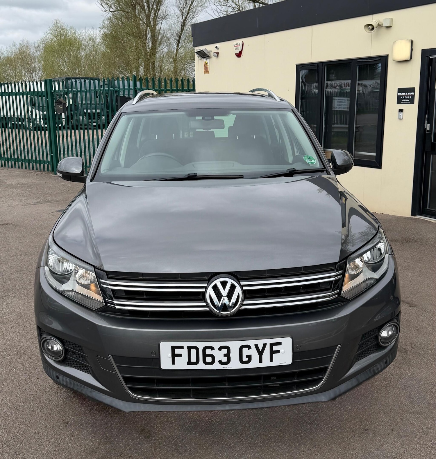 Used Volkswagen Tiguan for sale - 78115828: Photo 2