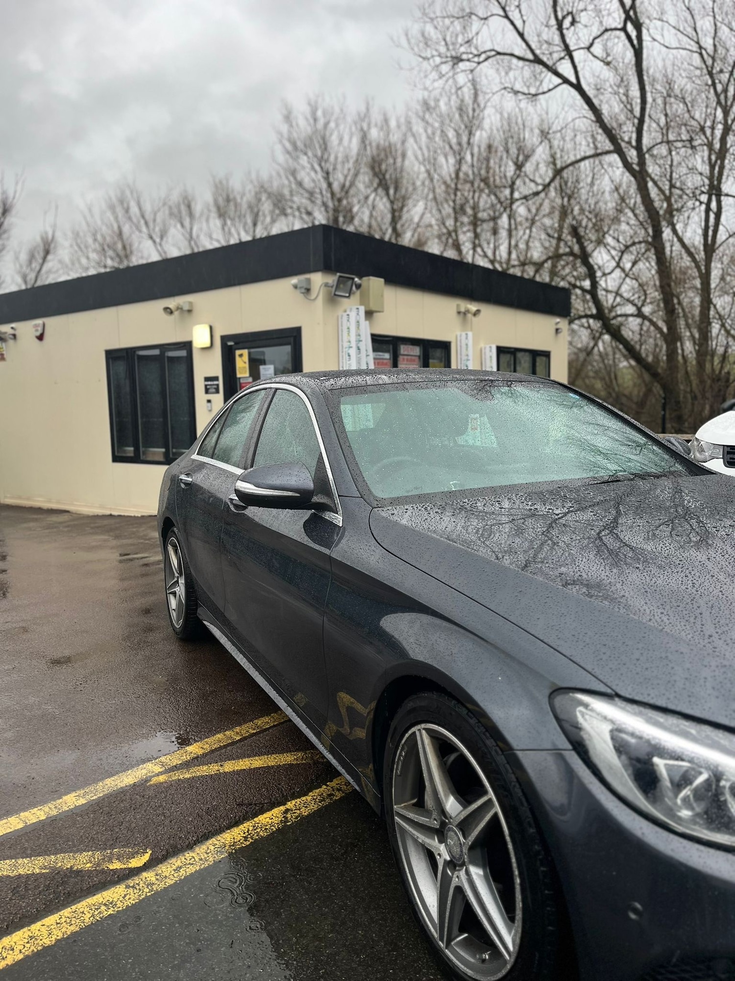 Used Mercedes-Benz C Class 2015 for sale - 77691048: Photo 3