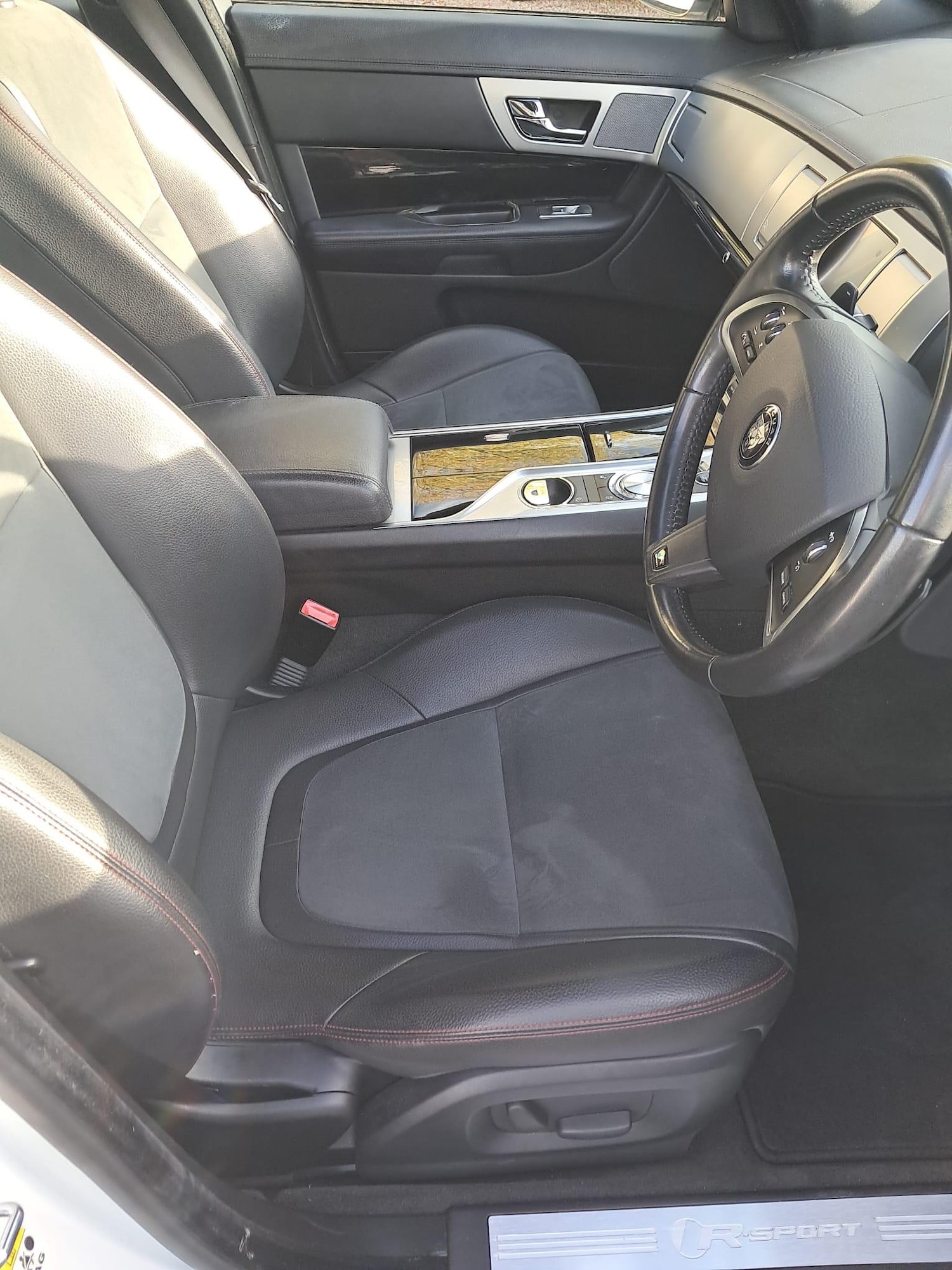 Used Jaguar XF 2014 for sale - 76348880: Photo 12