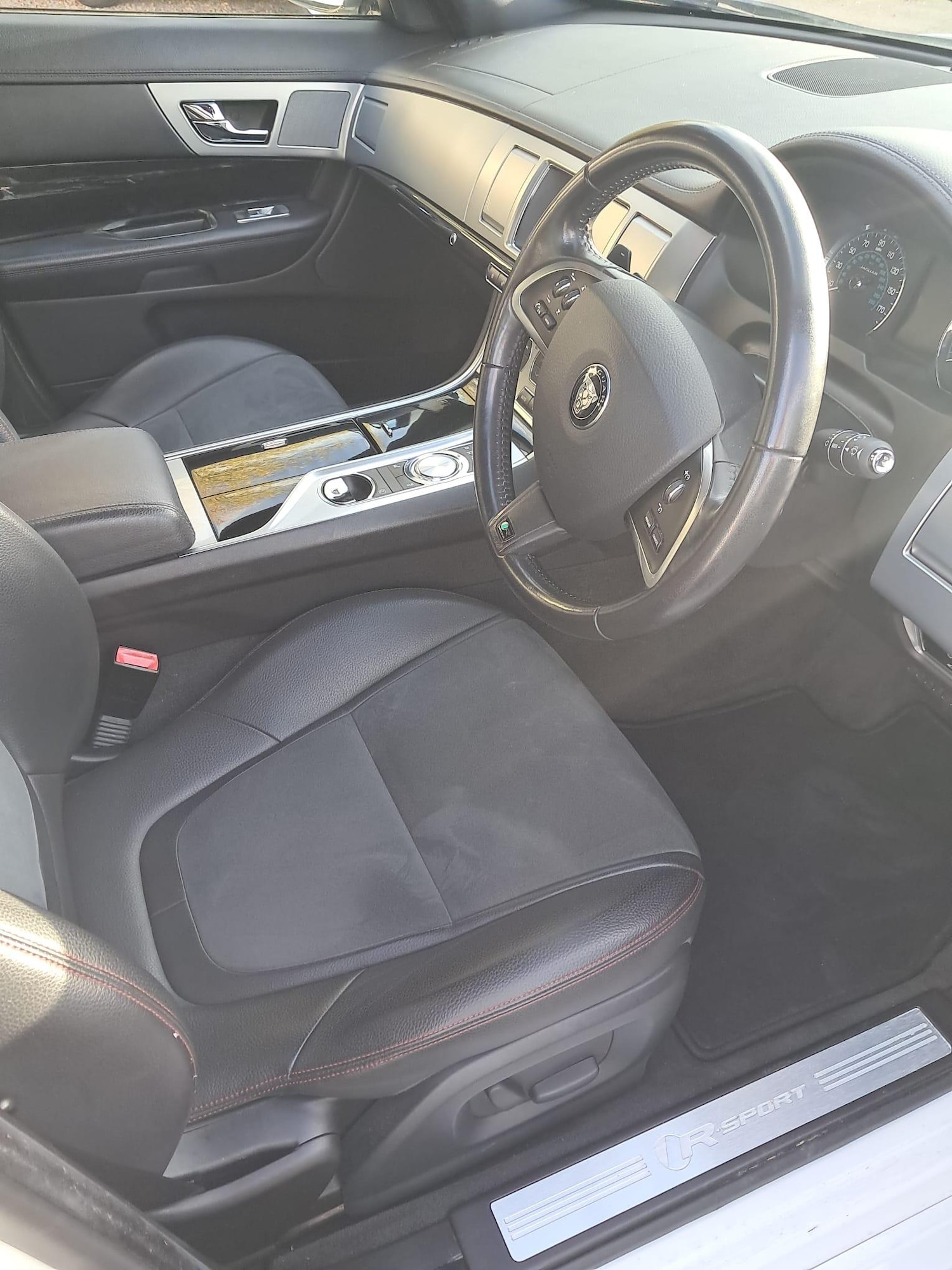 Used Jaguar XF 2014 for sale - 76348880: Photo 13