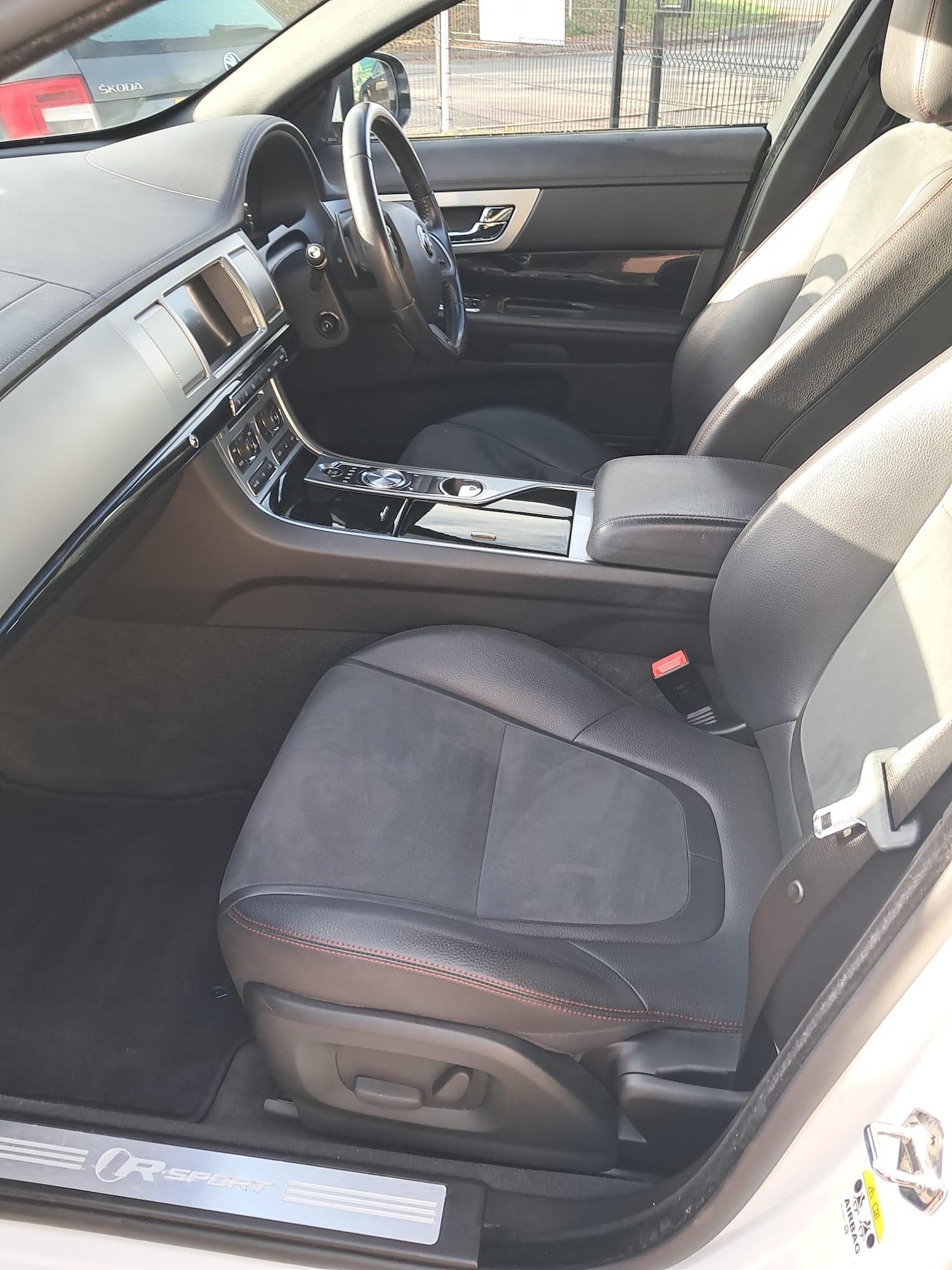 Used Jaguar XF 2014 for sale - 76348880: Photo 35