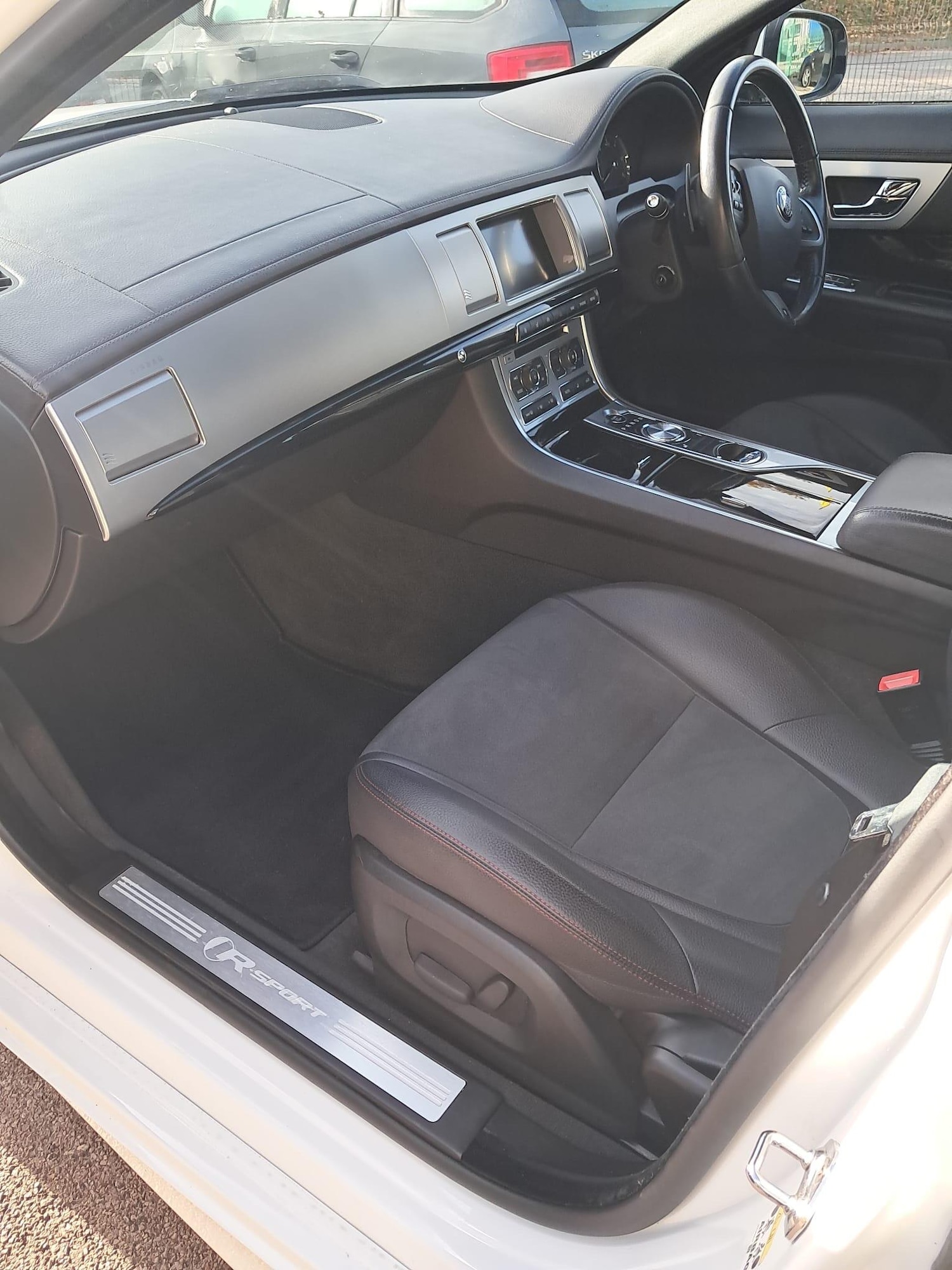 Used Jaguar XF 2014 for sale - 76348880: Photo 36