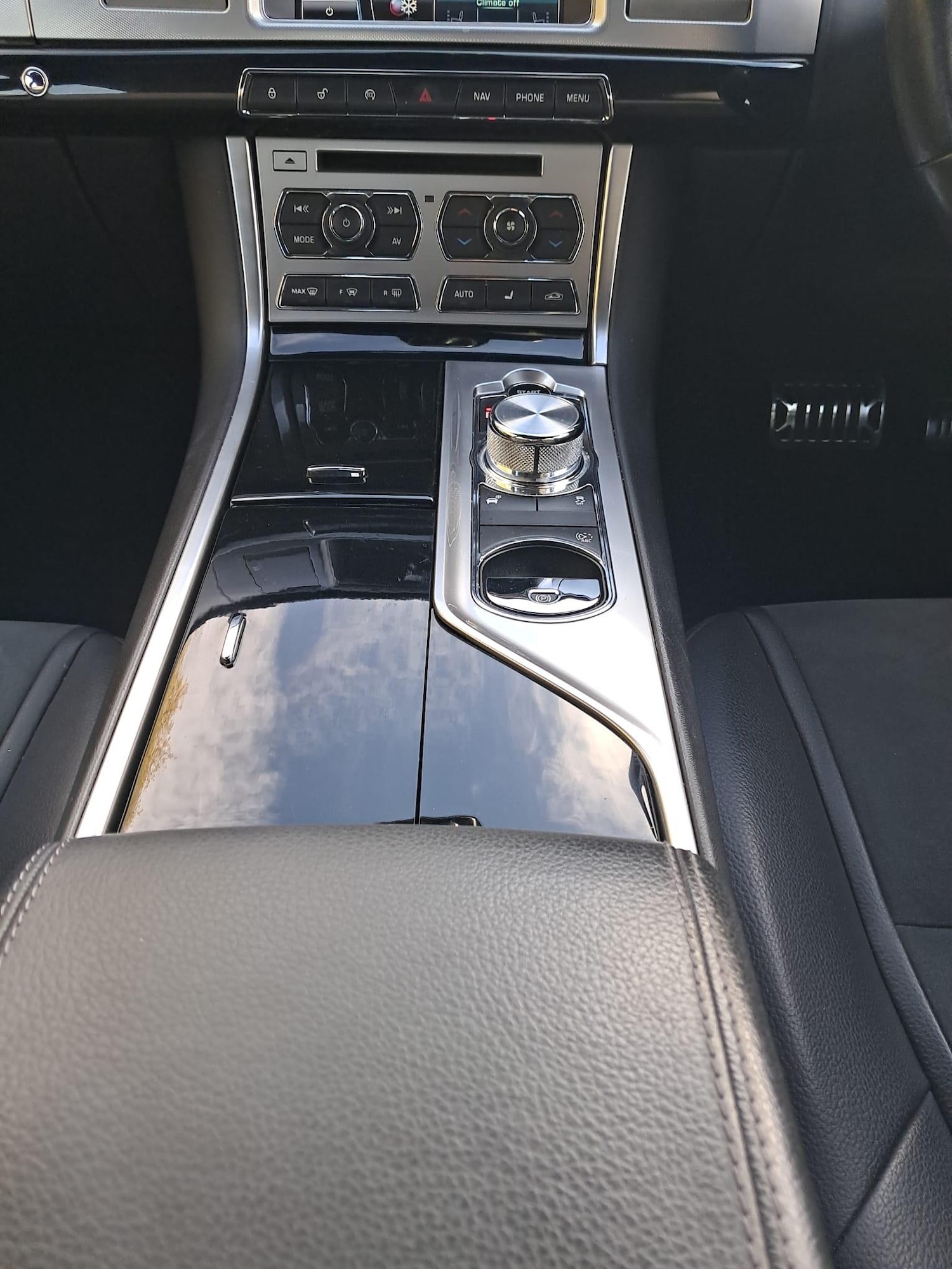 Used Jaguar XF 2014 for sale - 76348880: Photo 40