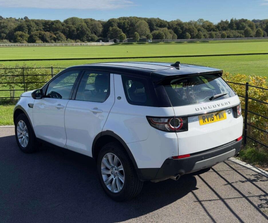 Used Land Rover Discovery Sport 2016 for sale - 76472142: Photo 2