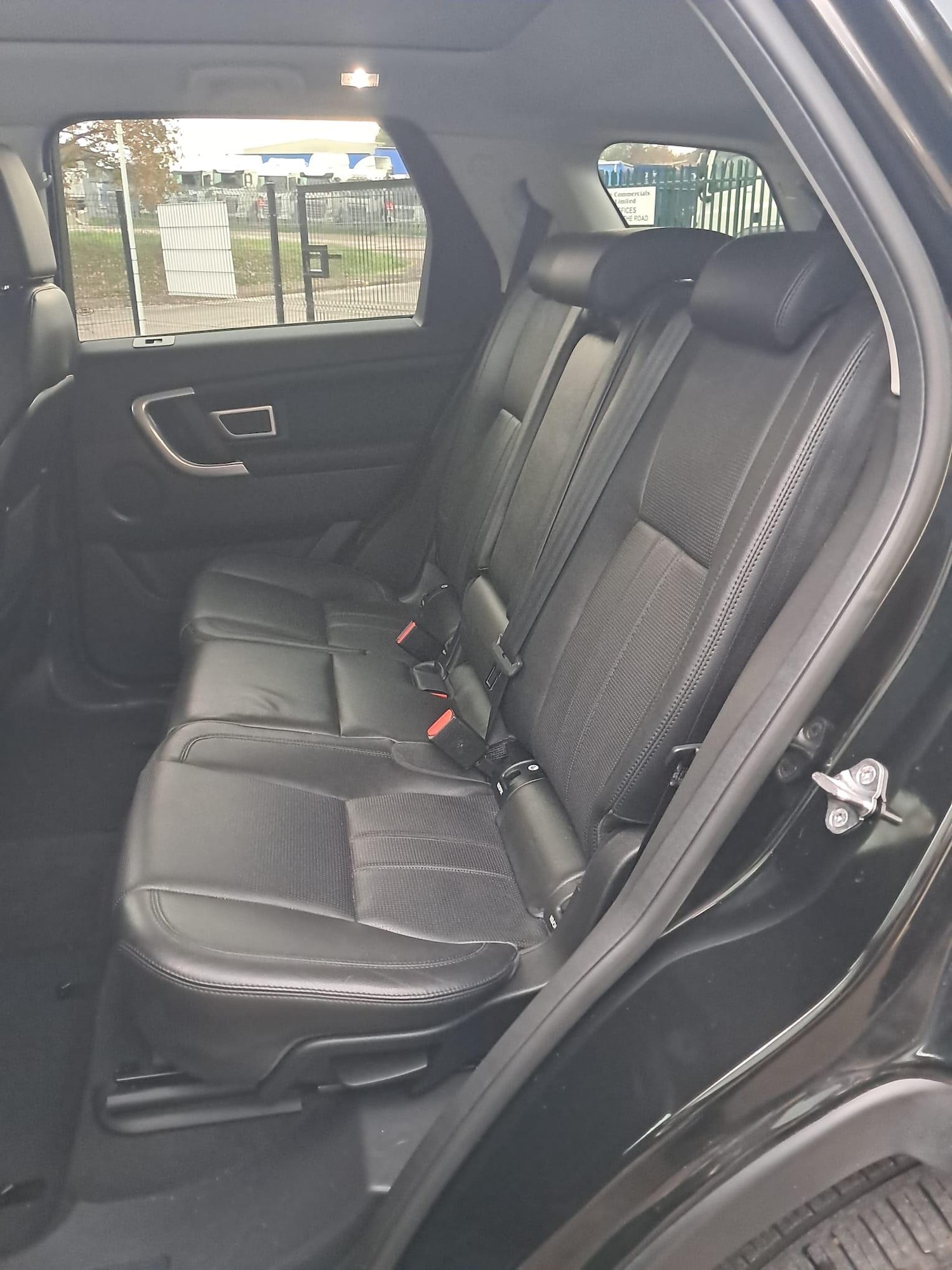 Used Land Rover Discovery 2017 for sale - 76633778: Photo 26