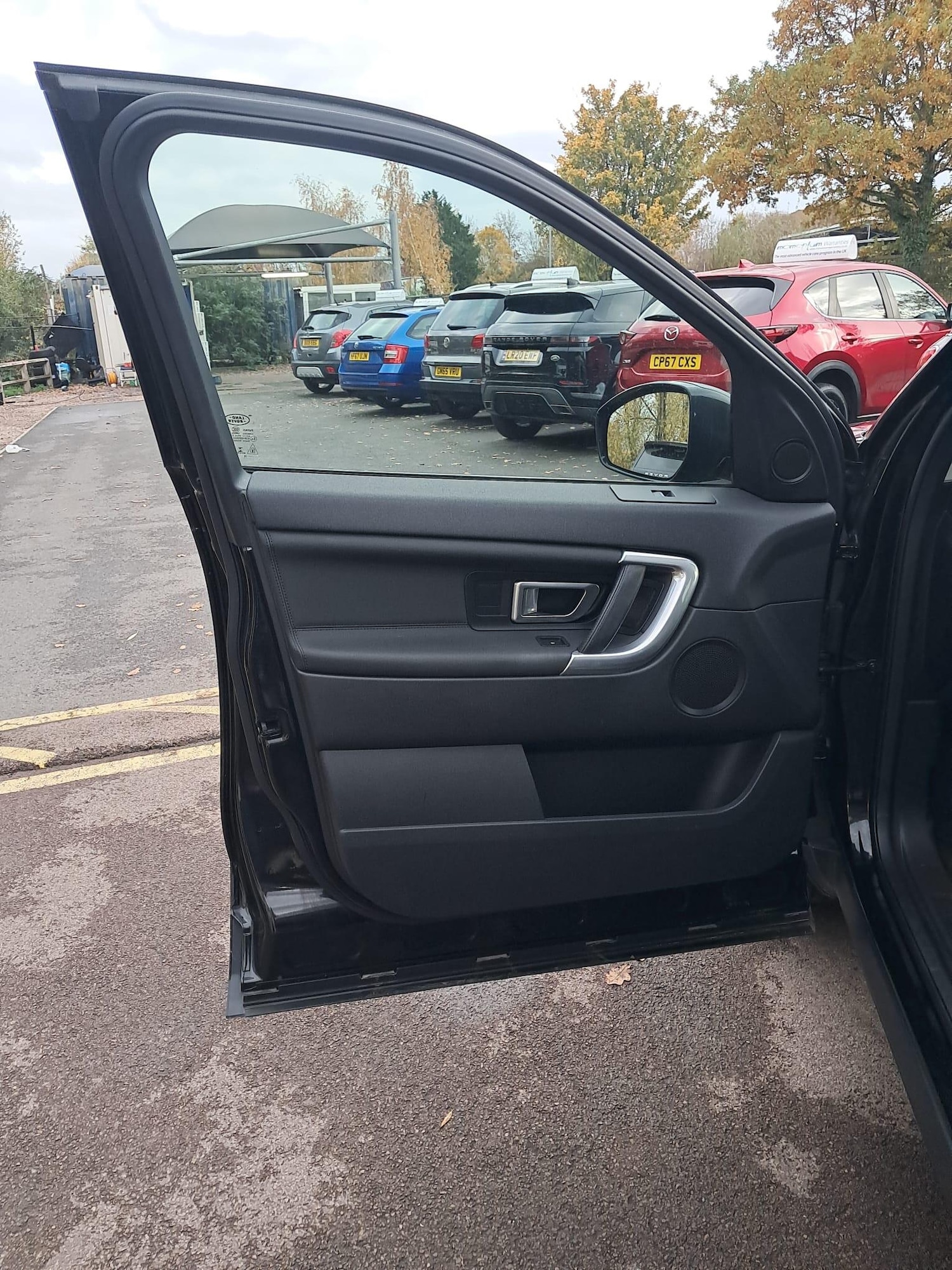 Used Land Rover Discovery 2017 for sale - 76633778: Photo 30