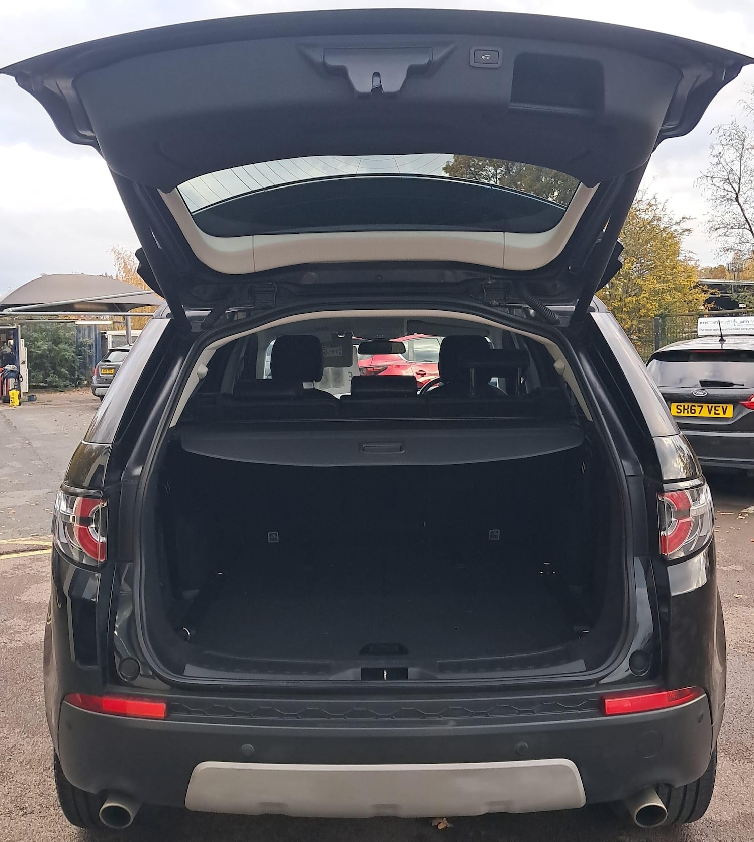 Used Land Rover Discovery 2017 for sale - 76633778: Photo 42