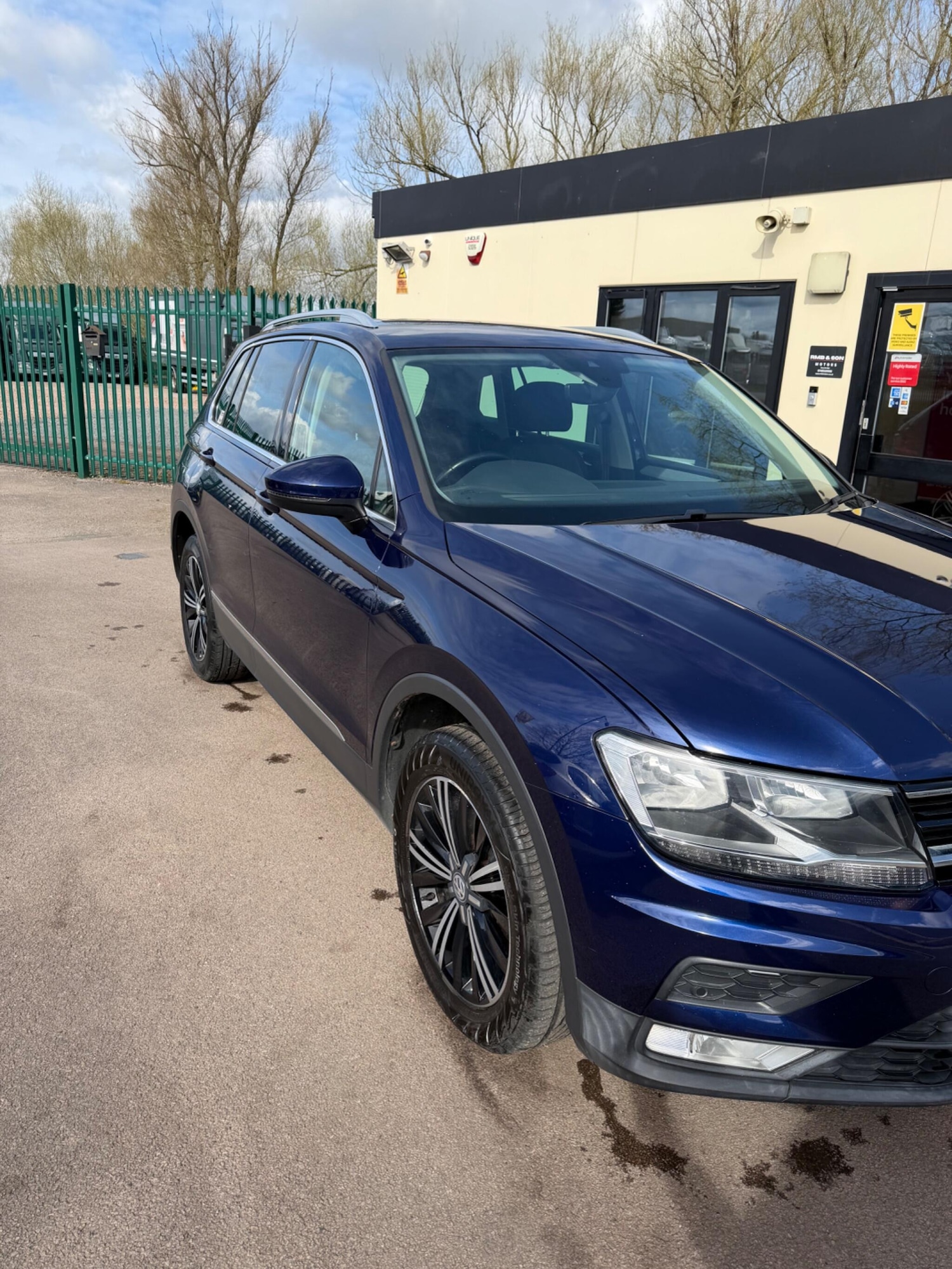 Used Volkswagen Tiguan 2017 for sale - 78033710: Photo 2