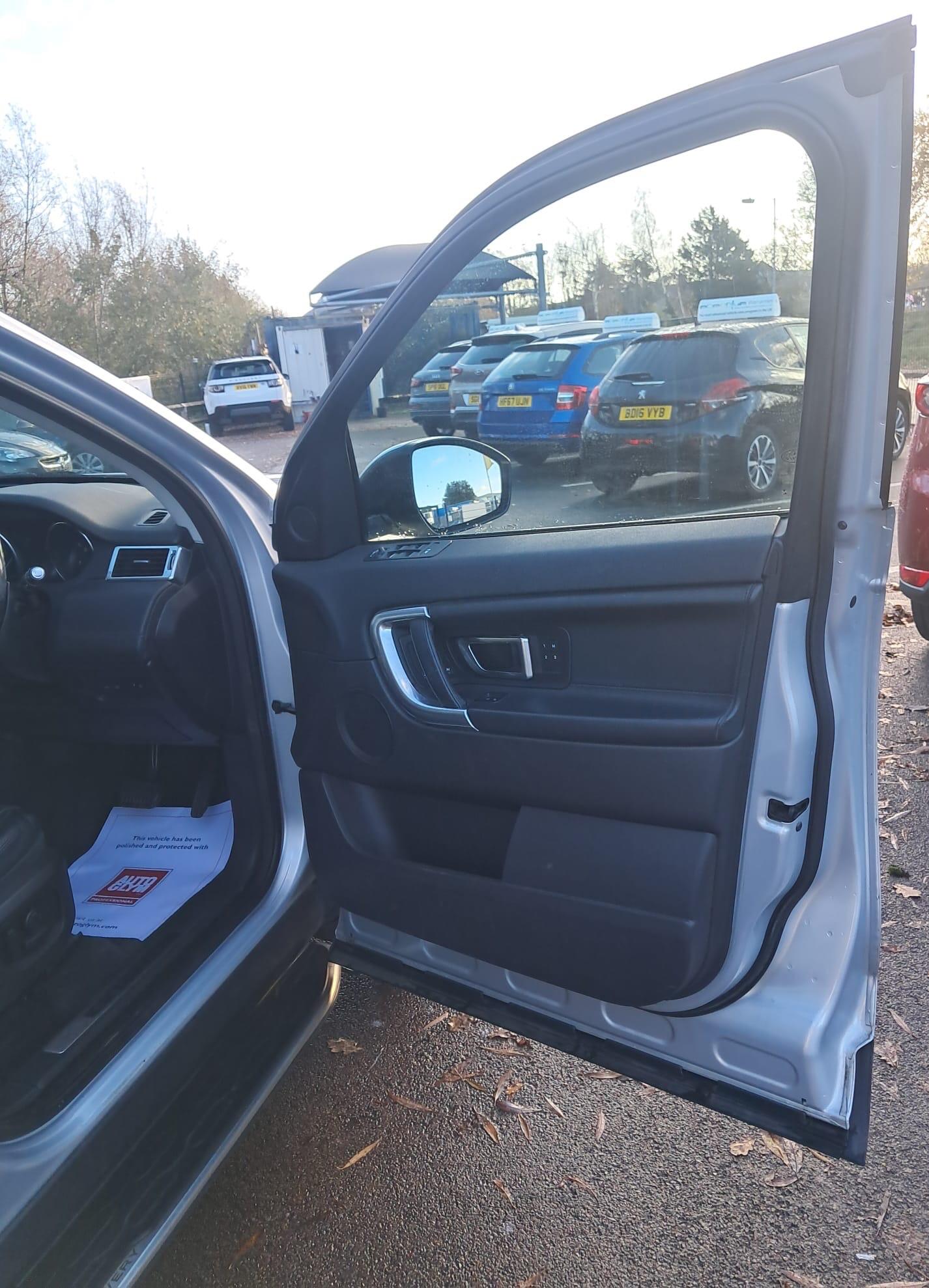 Used Land Rover Discovery Sport 2015 for sale - 76990561: Photo 30