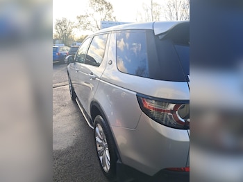 Used Land Rover Discovery Sport 2015 for sale - 76990561: Photo