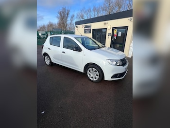 Used Dacia Sandero 2018 for sale - 77965368: Photo