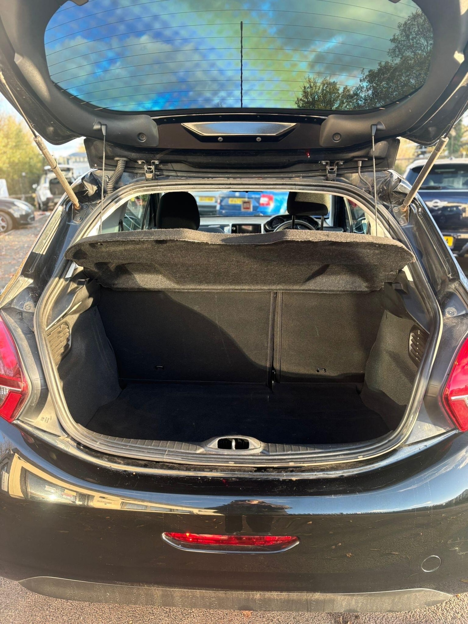 Used Peugeot 208 2016 for sale - 76690023: Photo 27