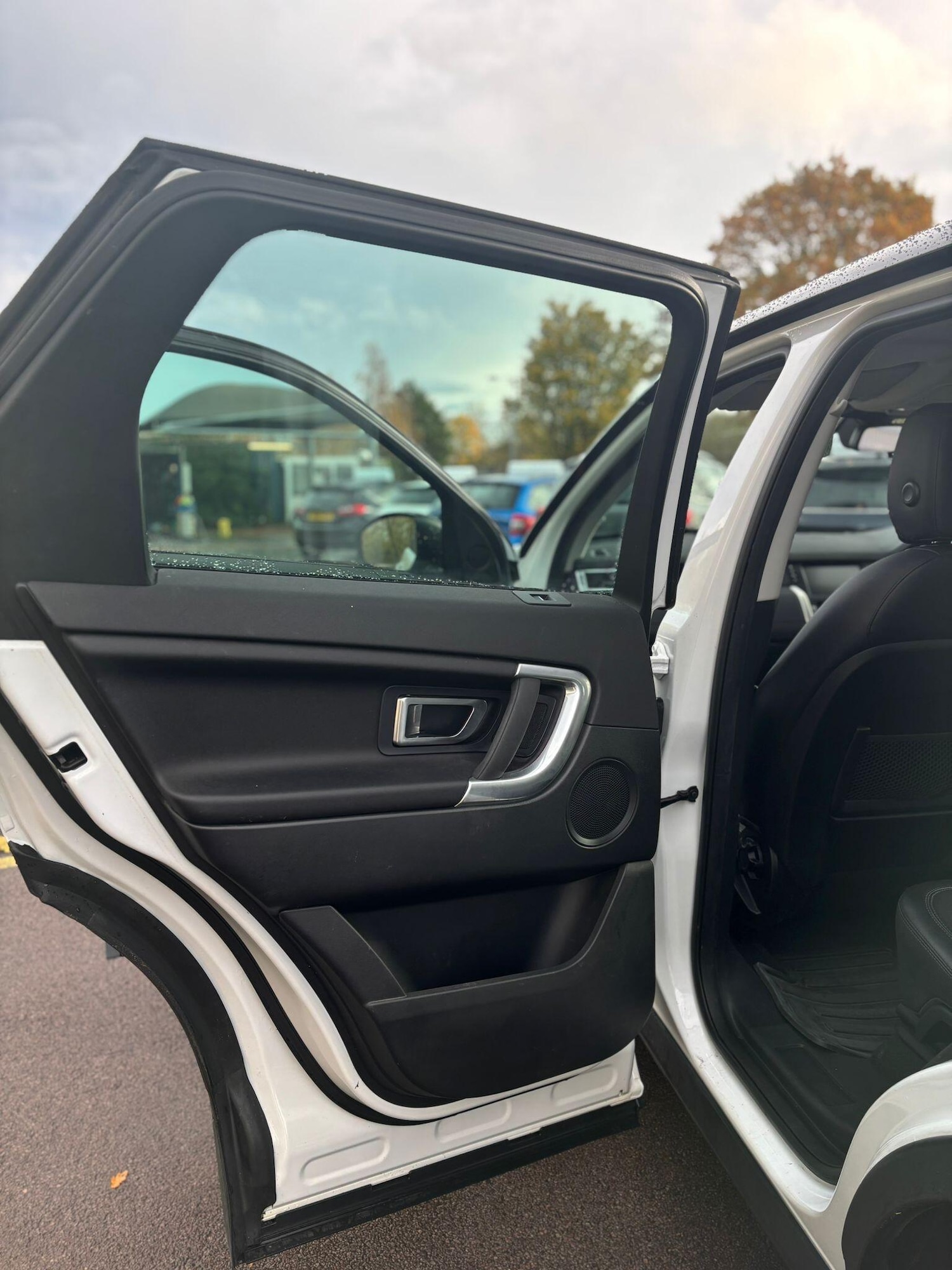 Used Land Rover Discovery Sport 2016 for sale - 76990143: Photo 19