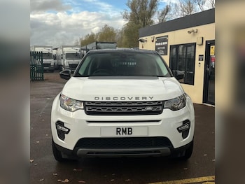 Used Land Rover Discovery Sport 2016 for sale - 76990143: Photo
