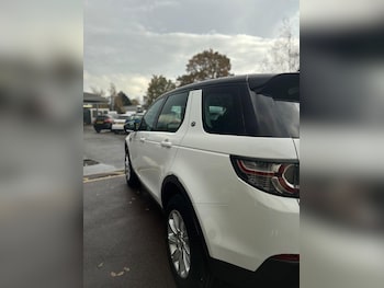 Used Land Rover Discovery Sport 2016 for sale - 76990143: Photo